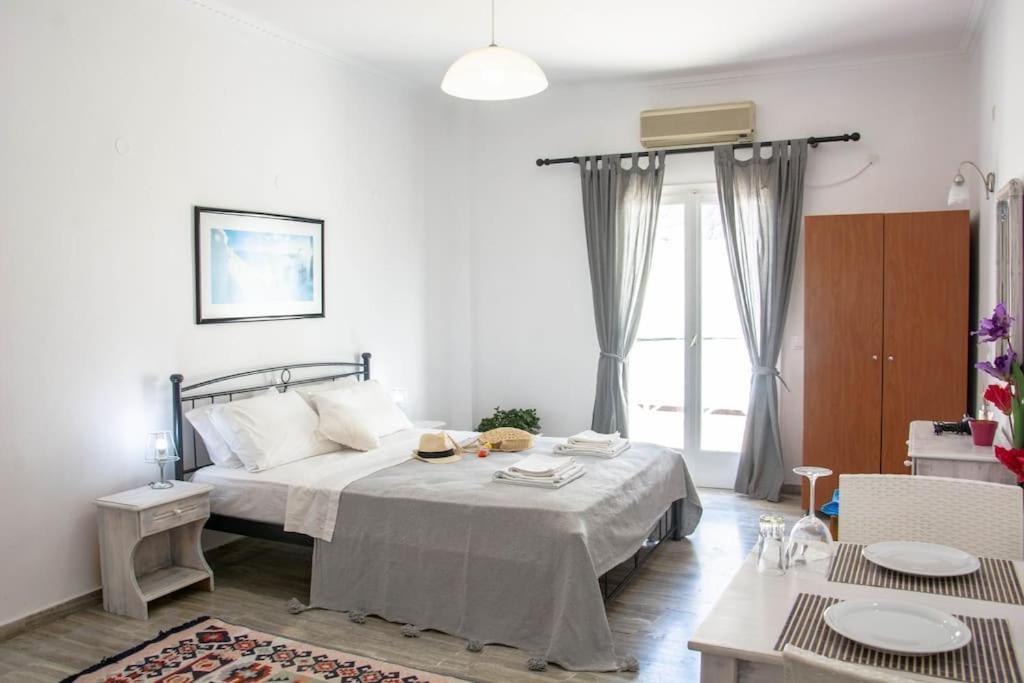 White Wave Studio 1 , 3Min Walk From Kamari Beach Esterno foto