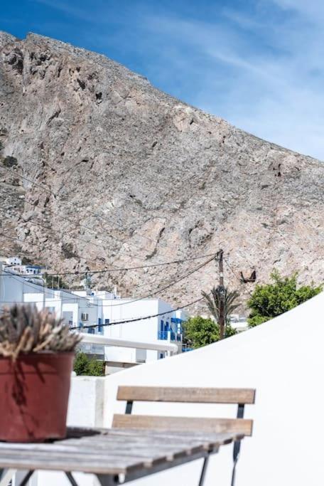 White Wave Studio 1 , 3Min Walk From Kamari Beach Esterno foto